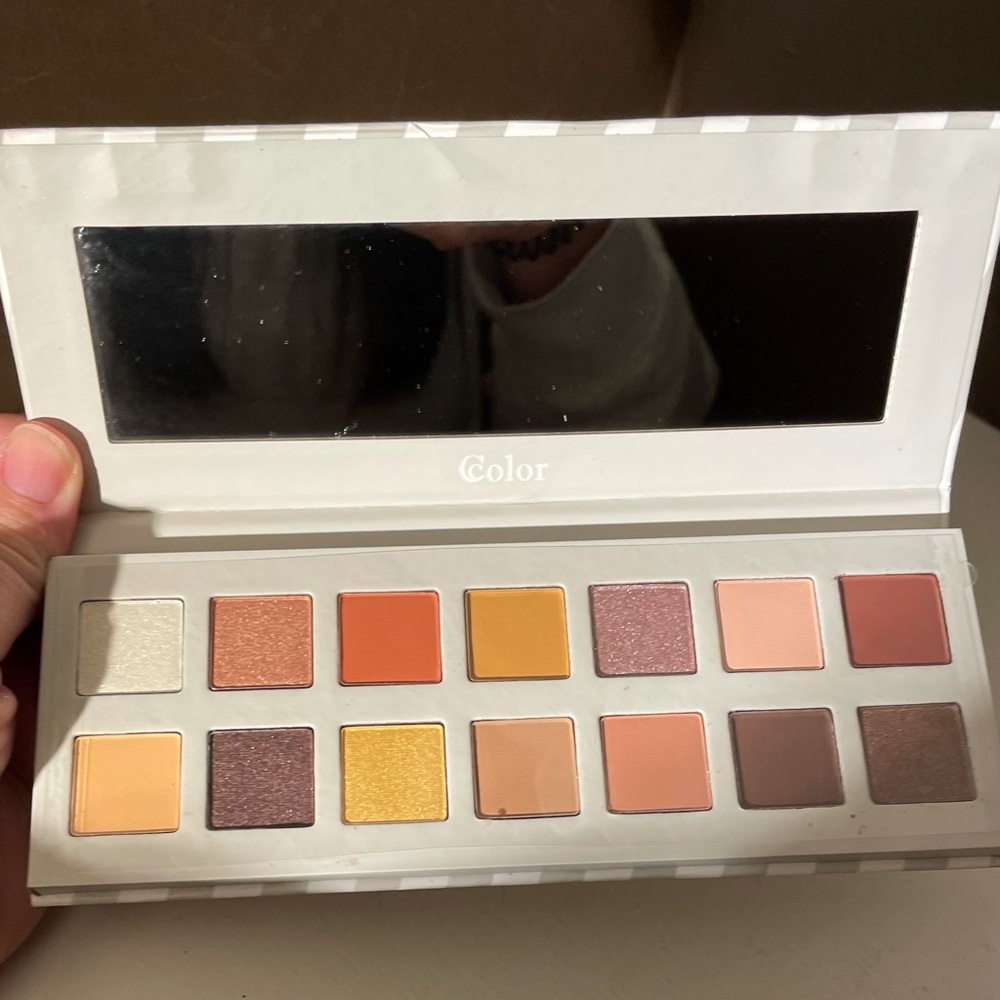 CColor Frost eyeshadow pallette